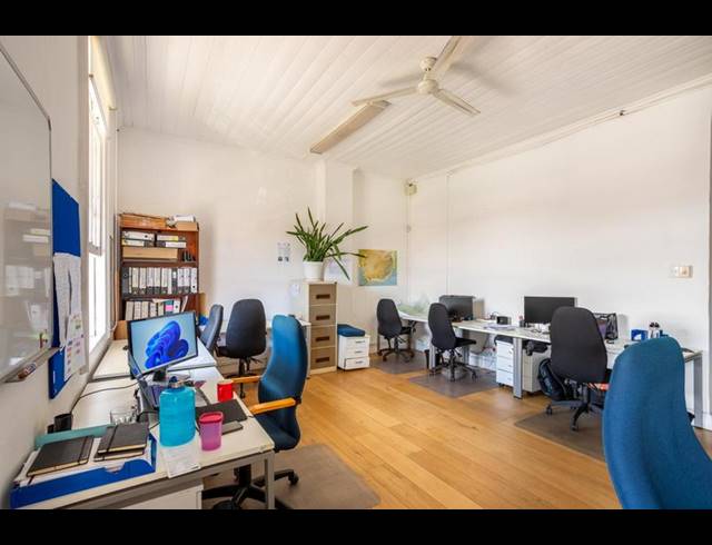 BUSINESS PROPERTY TO RENT IN OBSERVATORY